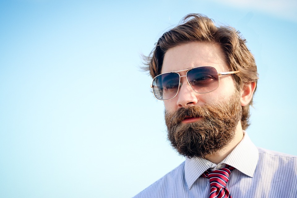 Sunglasses Trends in 2020 for Men That Have Beards